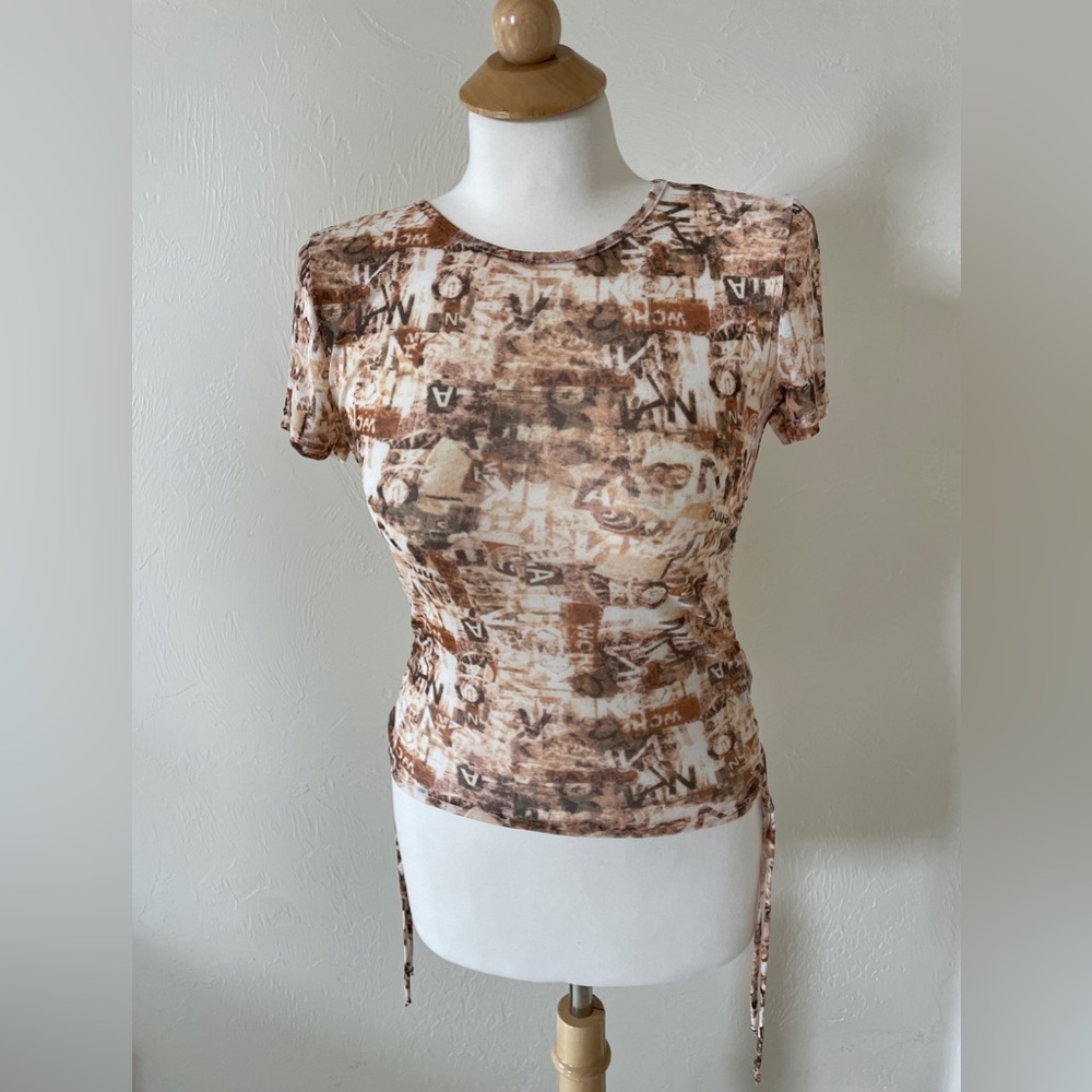 Rebellious Dreamer Graphic Tee – Short Sleeve, Size Small, Edgy & Trendy